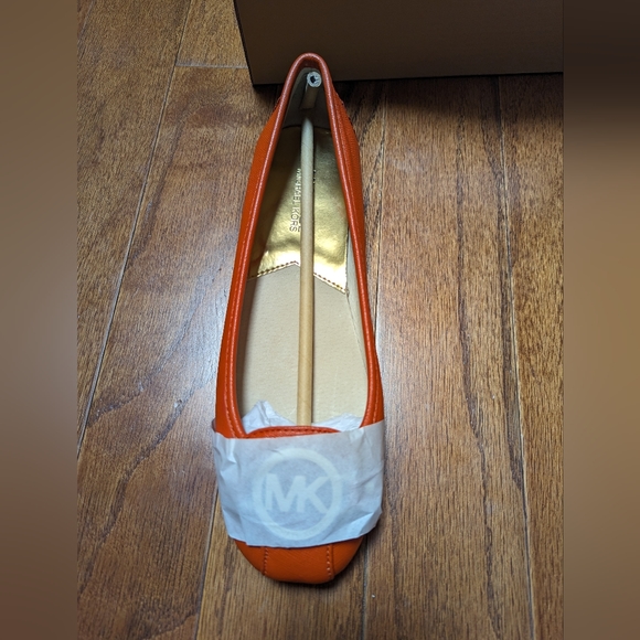 NEW Michael Kors Leather Moccasins - Picture 1 of 10